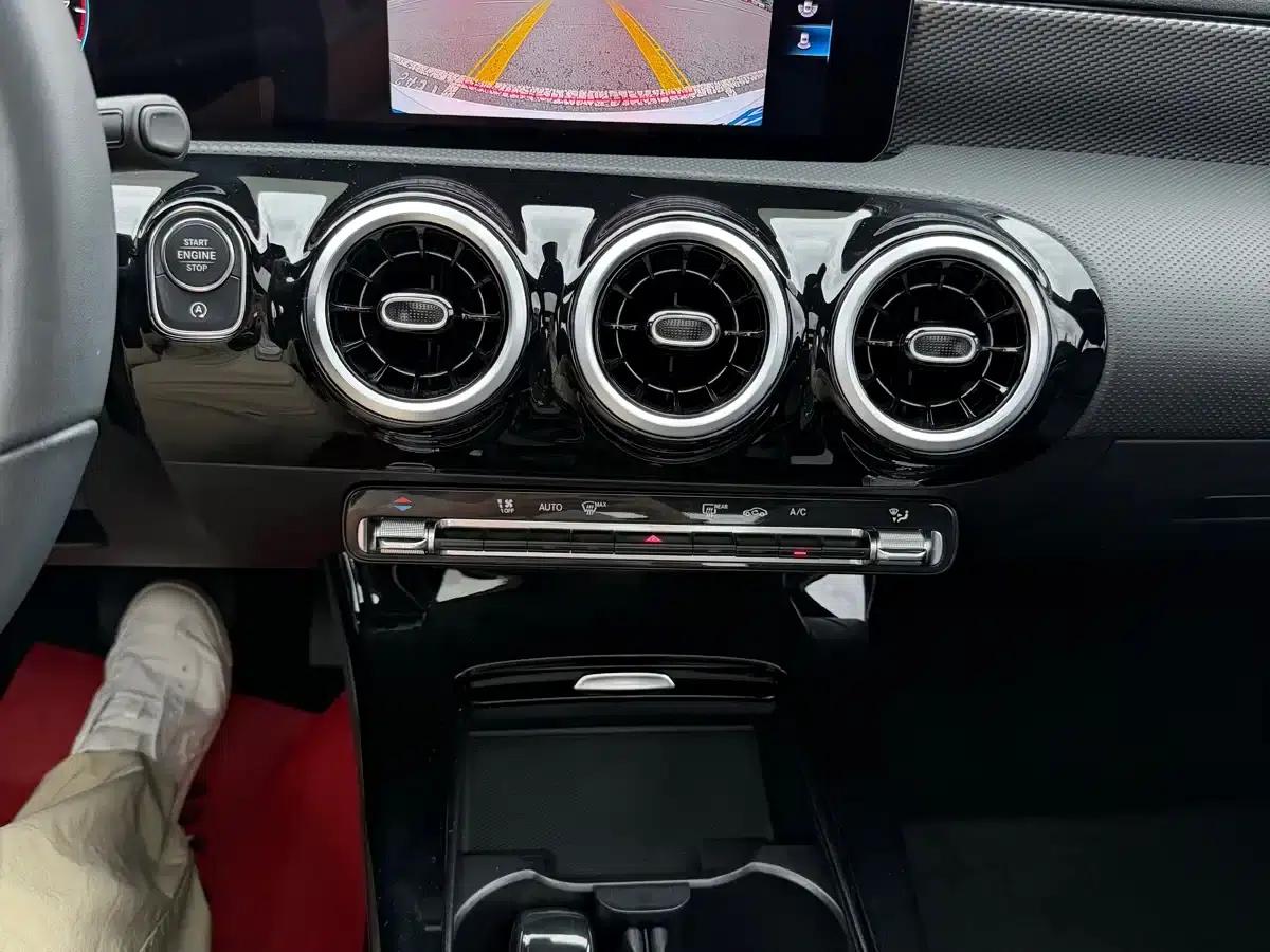 2023 Mercedes-Benz A-Class A 180 L — миниатюра 24