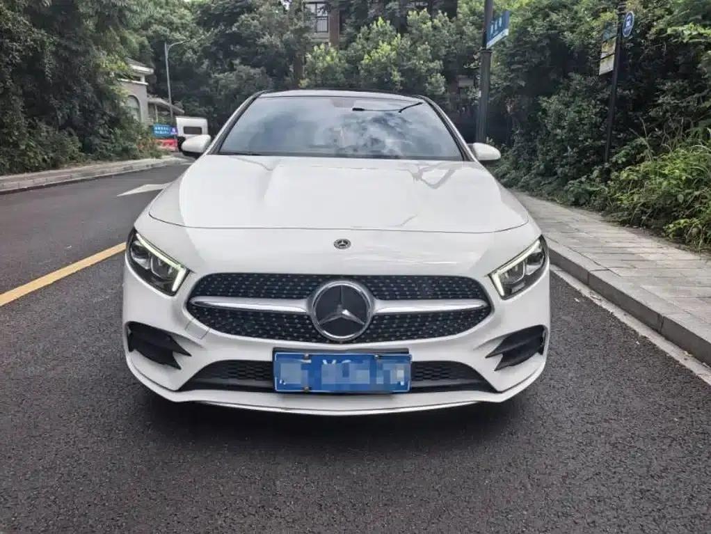 Mercedes-Benz A-Class 2022 Facelift A 200 L Sport Sedan Dynamic Edition — миниатюра 2