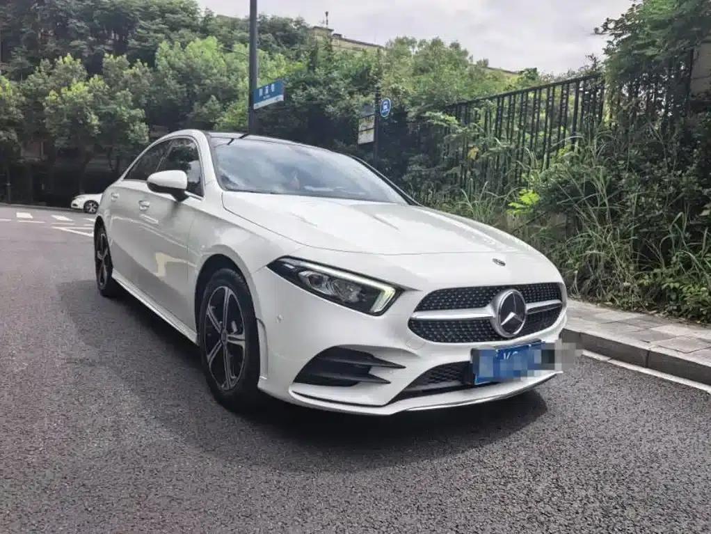 Mercedes-Benz A-Class 2022 Facelift A 200 L Sport Sedan Dynamic Edition — миниатюра 3