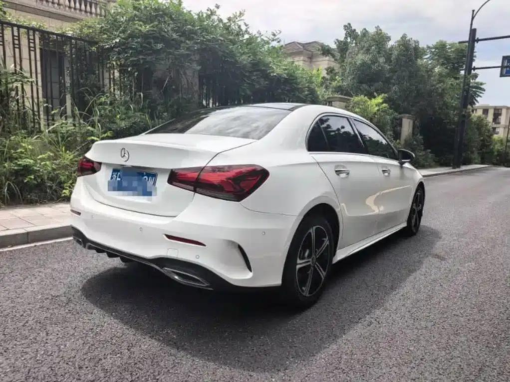 Mercedes-Benz A-Class 2022 Facelift A 200 L Sport Sedan Dynamic Edition — миниатюра 4