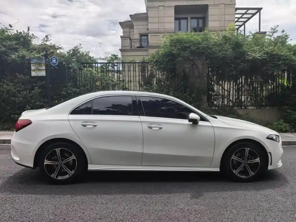 Mercedes-Benz A-Class 2022 Facelift A 200 L Sport Sedan Dynamic Edition — миниатюра 5