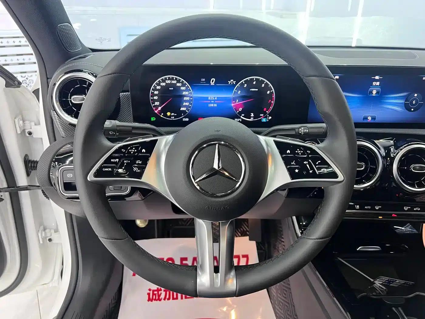 2023 Mercedes-Benz A-Class A 180 L — миниатюра 11