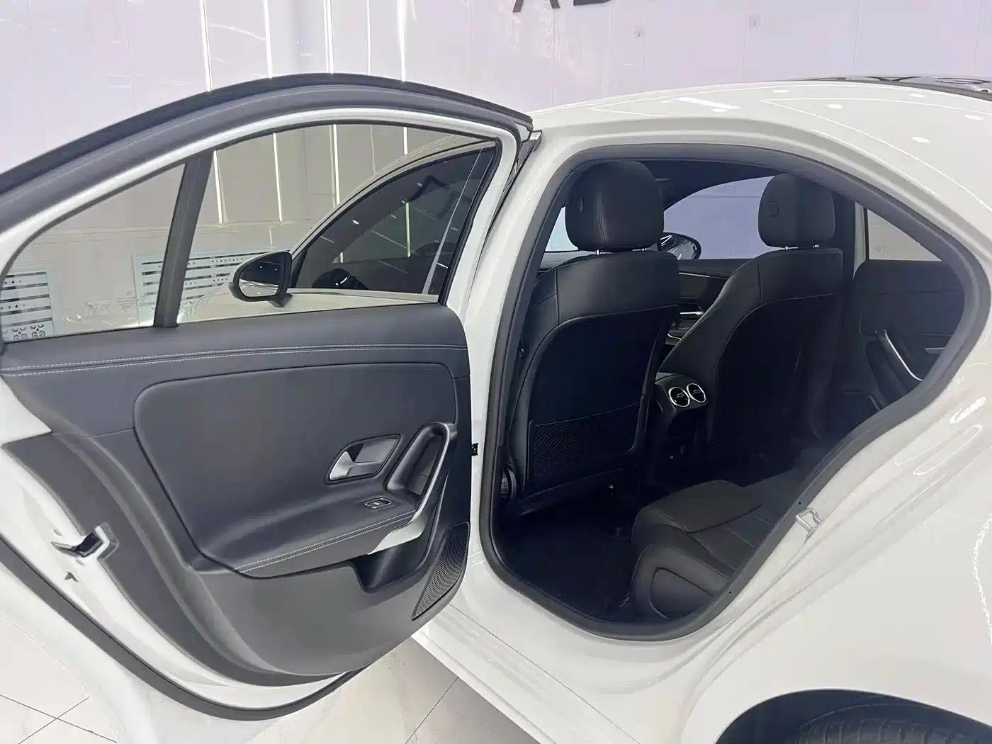 2023 Mercedes-Benz A-Class A 180 L — миниатюра 13