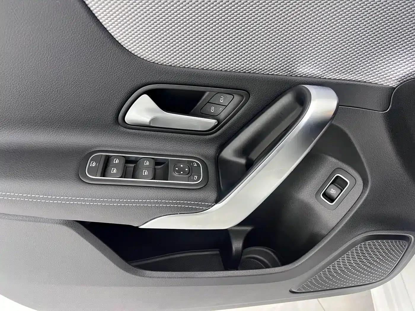 2023 Mercedes-Benz A-Class A 180 L — миниатюра 8