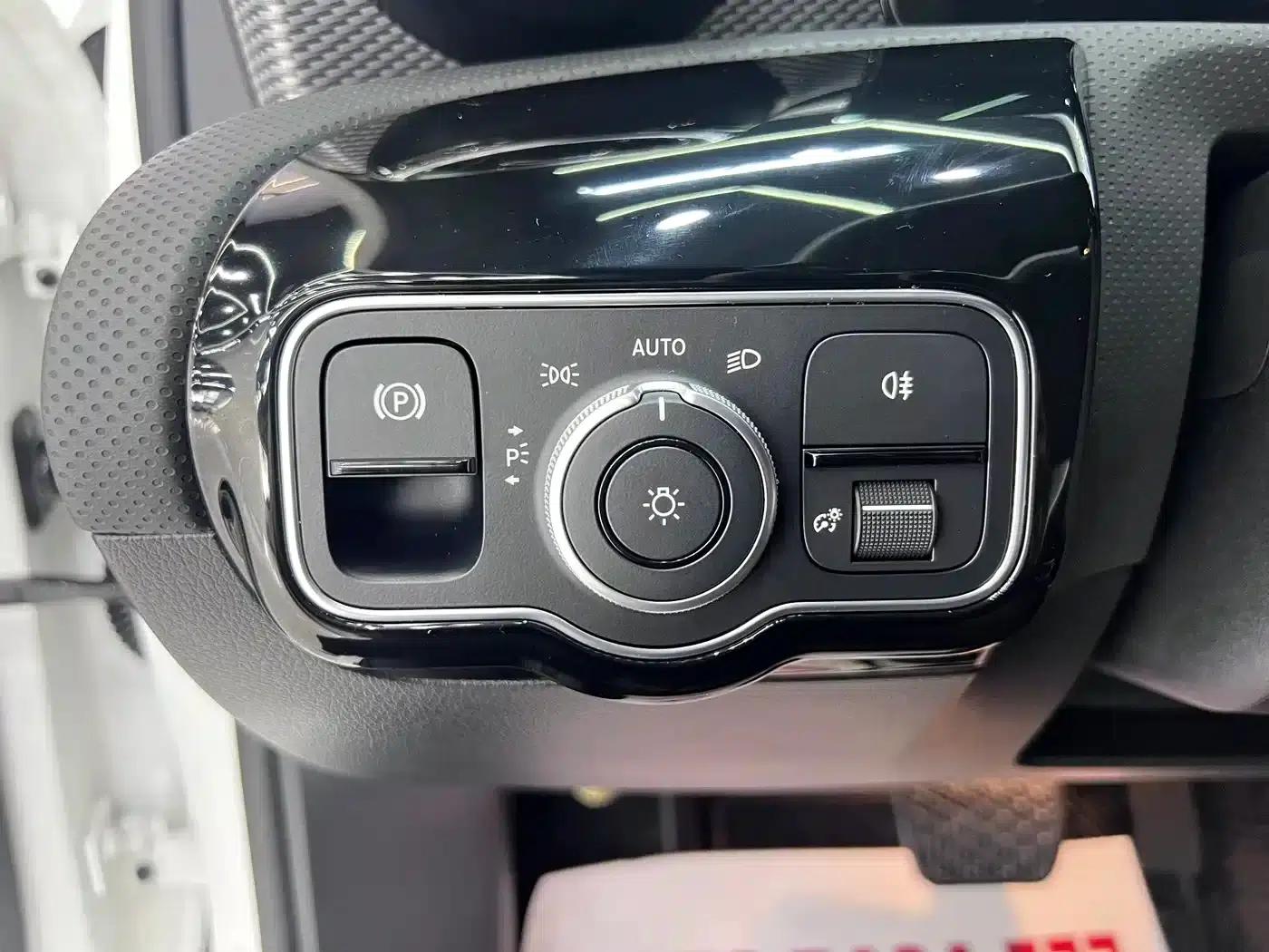 2023 Mercedes-Benz A-Class A 180 L — миниатюра 9