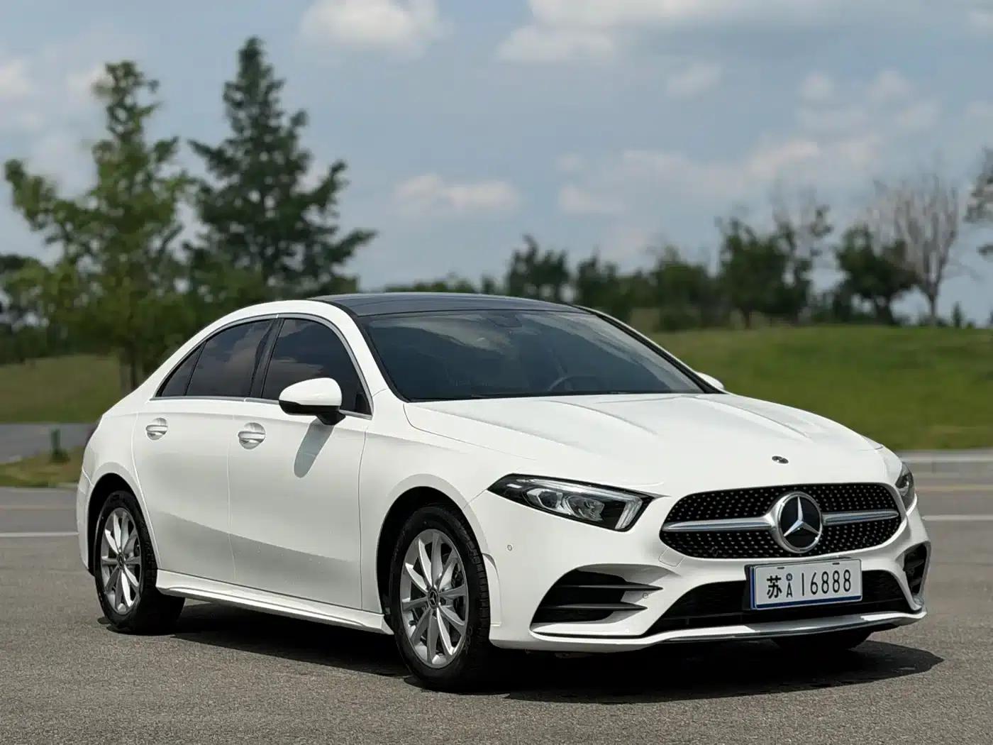 Mercedes-Benz A-Class 2021 A 200 L Sport Sedan Fashion Edition — миниатюра 3