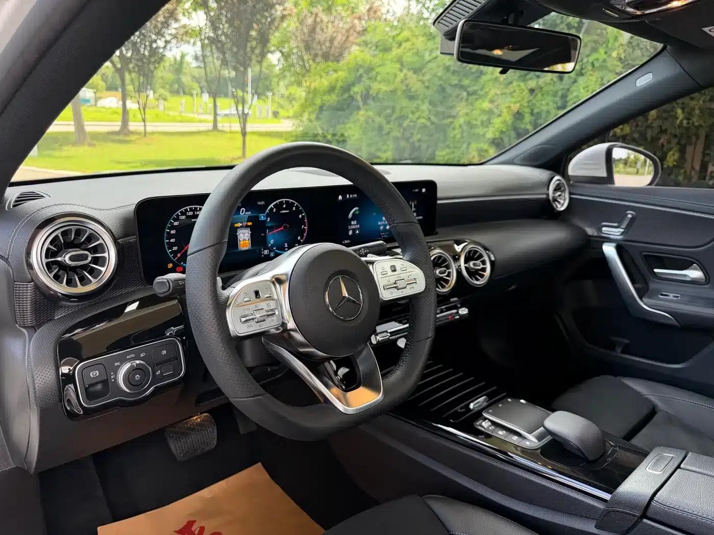 Mercedes-Benz A-Class 2021 A 200 L Sport Sedan Fashion Edition — миниатюра 8