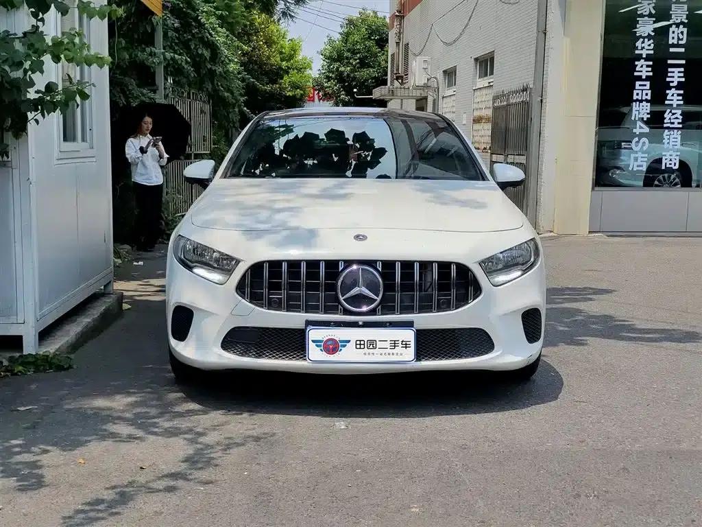 2022 Mercedes-Benz A-Class A 180 L — миниатюра 2