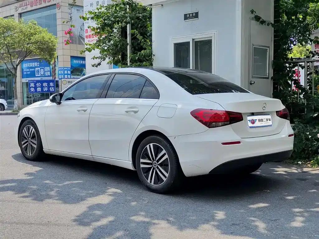 2022 Mercedes-Benz A-Class A 180 L — миниатюра 4