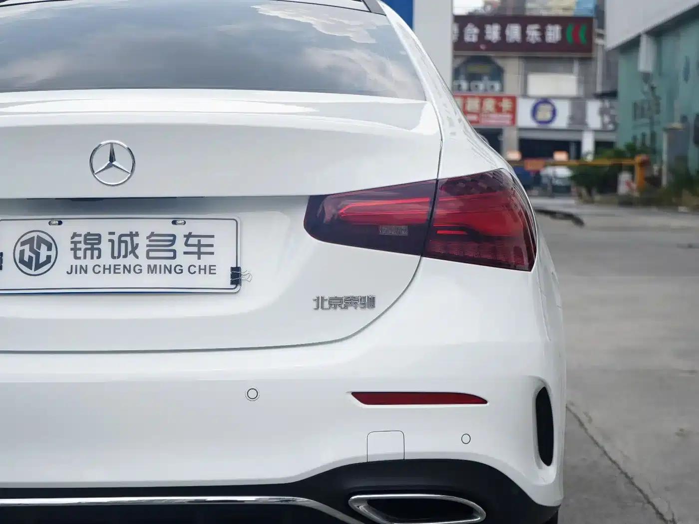 2023 Mercedes-Benz A-Class A 200 L Fashion Edition — миниатюра 11