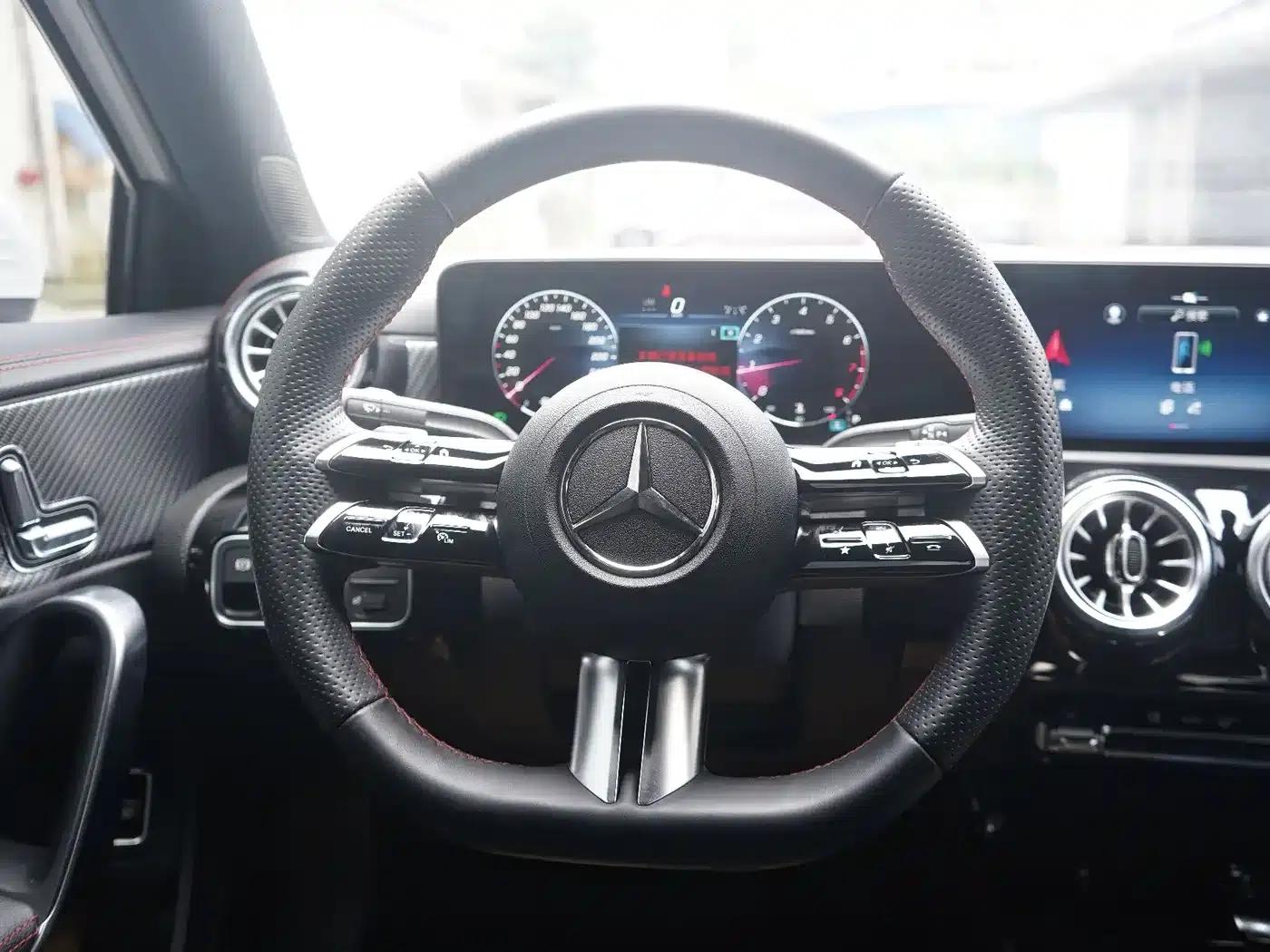 2023 Mercedes-Benz A-Class A 200 L Fashion Edition — миниатюра 15