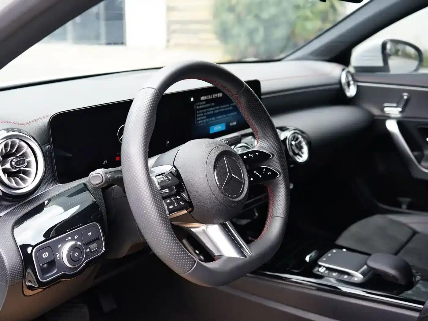2023 Mercedes-Benz A-Class A 200 L Fashion Edition — миниатюра 16