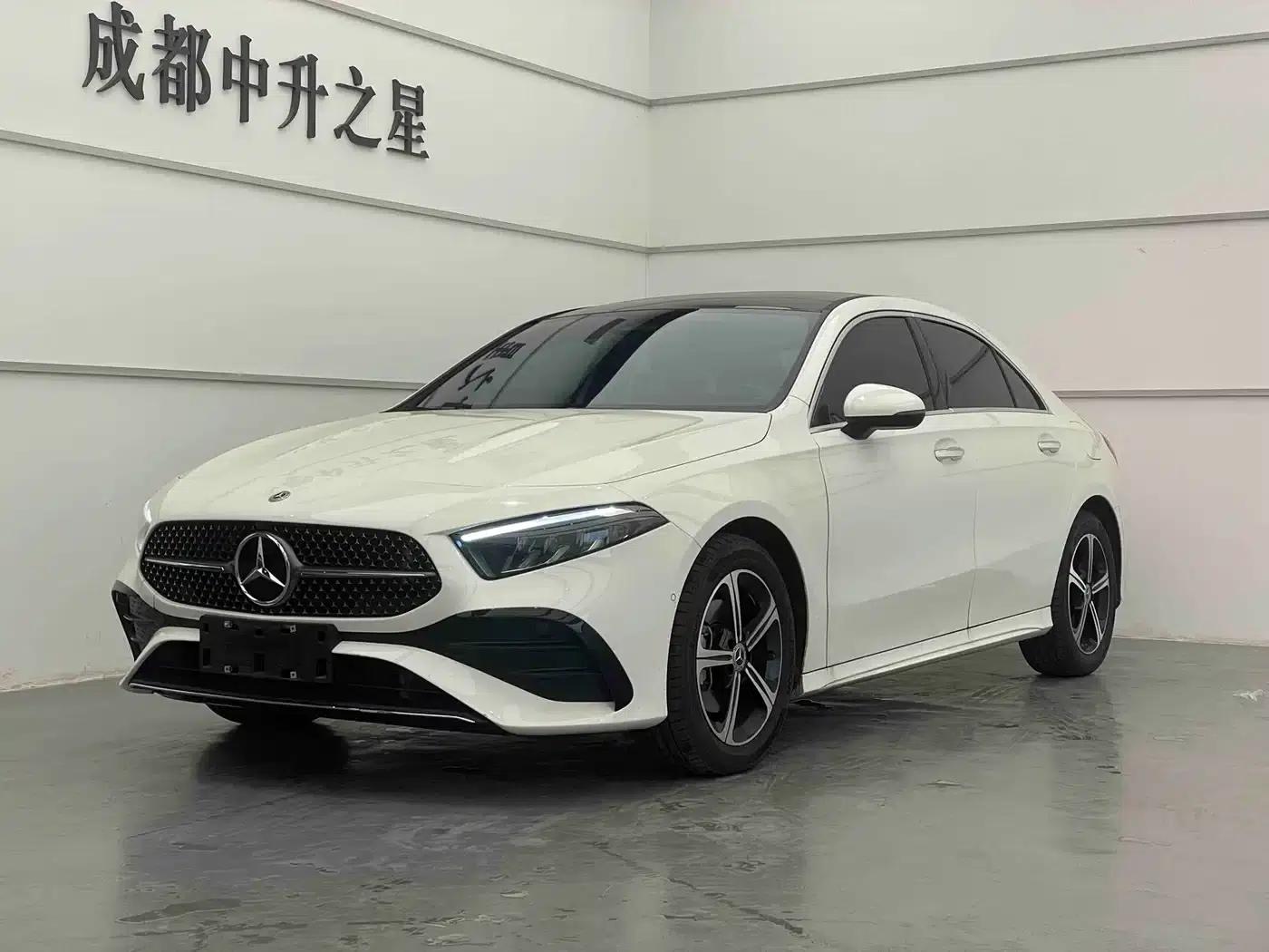 Mercedes-Benz A-Class 2024 A 200 L Fashion Edition — миниатюра 1