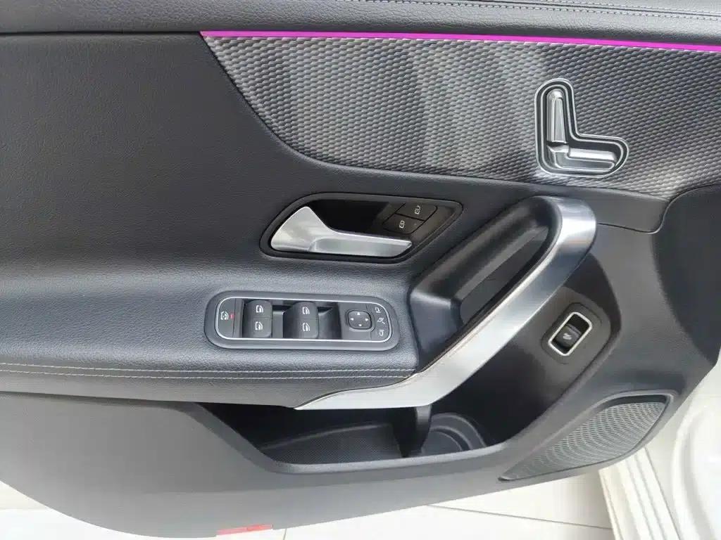 Mercedes-Benz A-Class 2020 A 200 L Sport Sedan — миниатюра 11
