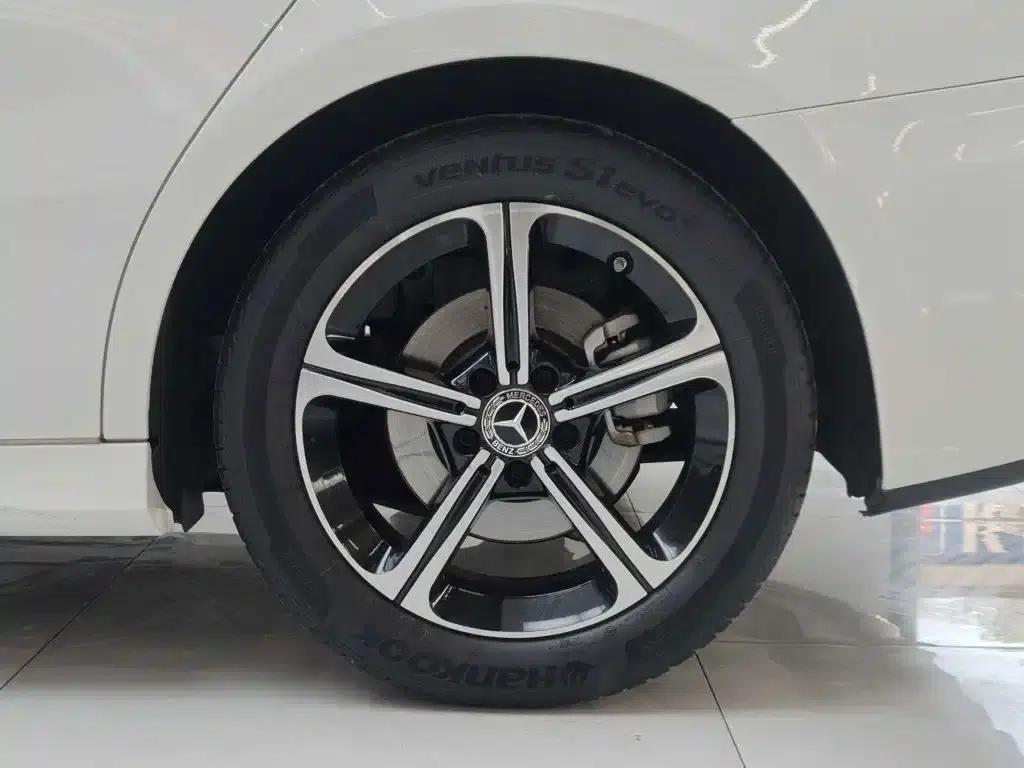 Mercedes-Benz A-Class 2020 A 200 L Sport Sedan — миниатюра 14