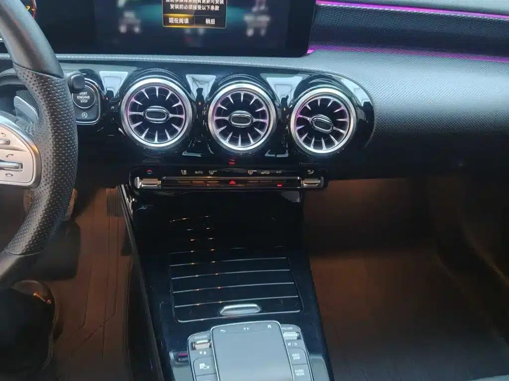 Mercedes-Benz A-Class 2020 A 200 L Sport Sedan — миниатюра 7