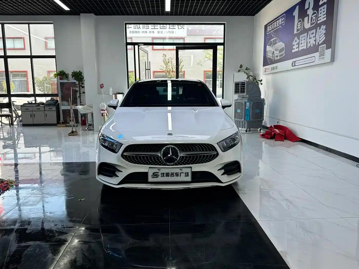 Mercedes-Benz A-Class 2022 Facelift II A 200 L Sport Sedan Fashion Edition — миниатюра 2