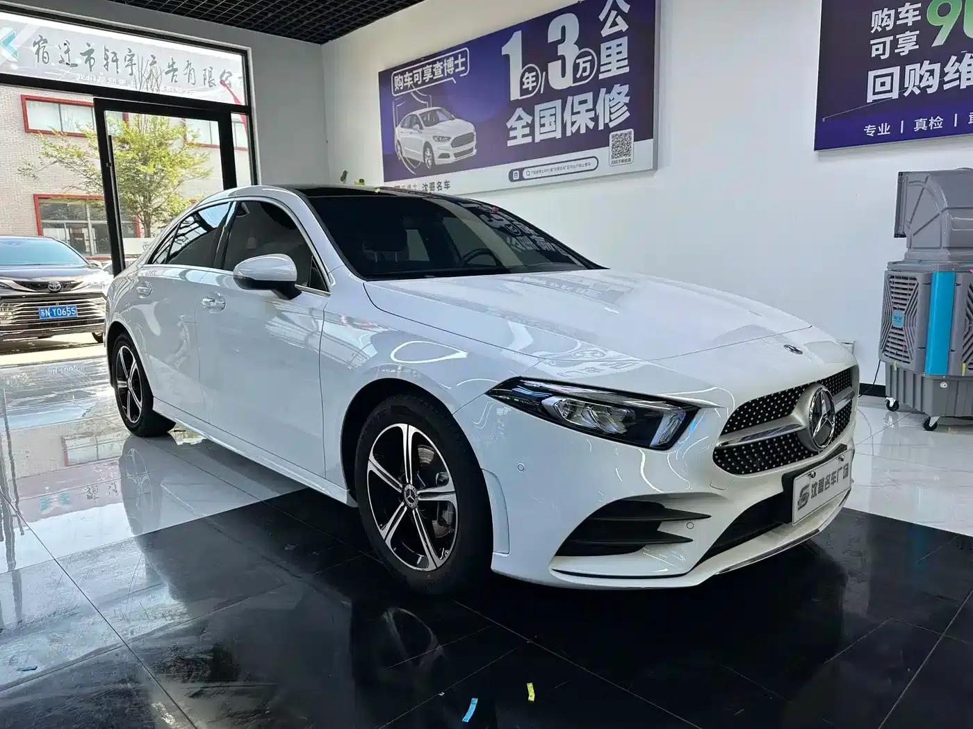 Mercedes-Benz A-Class 2022 Facelift II A 200 L Sport Sedan Fashion Edition — миниатюра 3