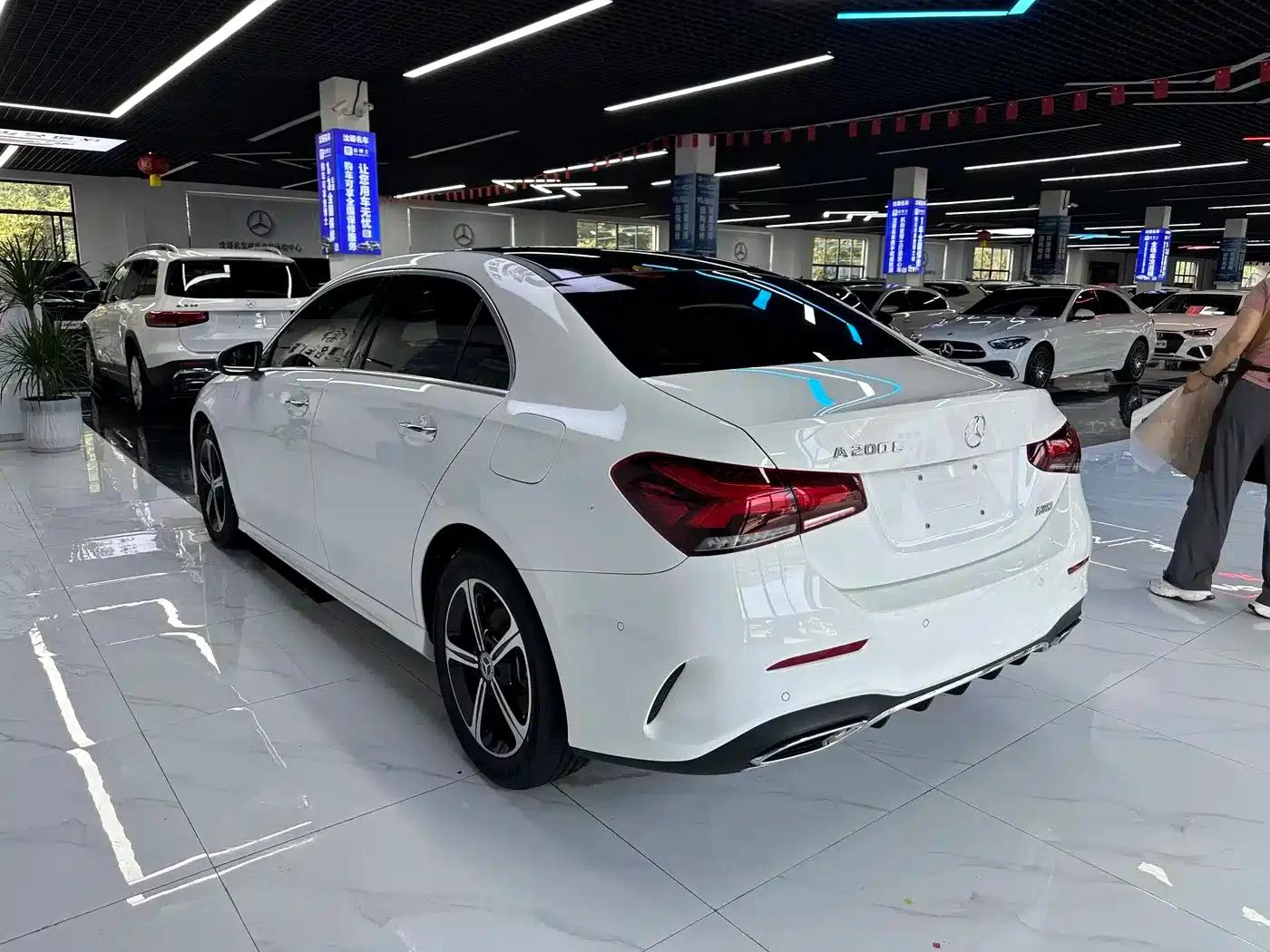 Mercedes-Benz A-Class 2022 Facelift II A 200 L Sport Sedan Fashion Edition — миниатюра 7