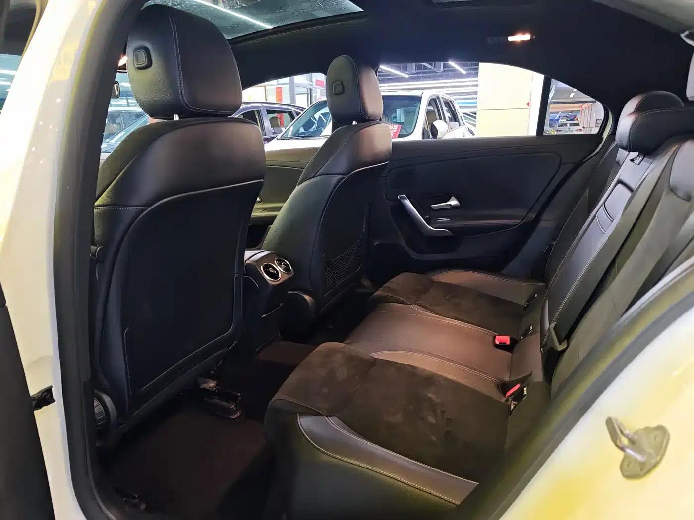 2020 Mercedes-Benz A-Class A 180 L Sport Sedan — миниатюра 5