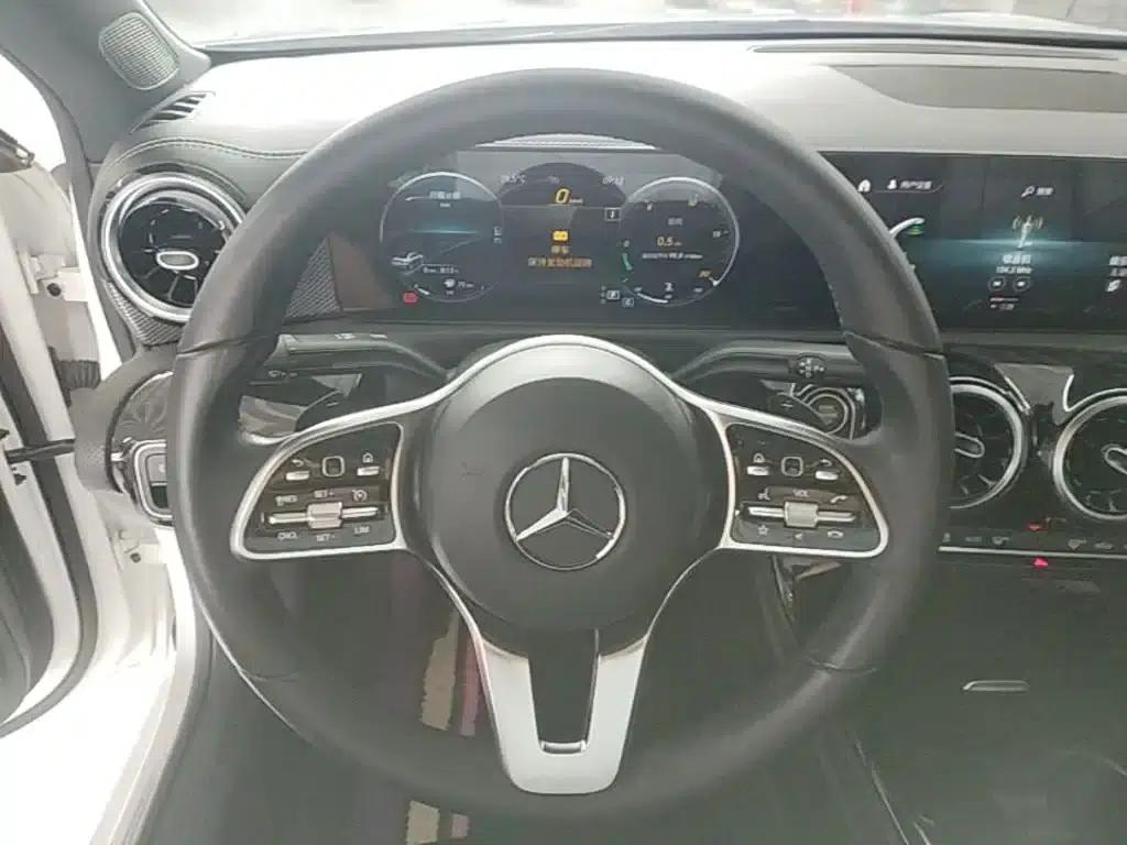 Mercedes-Benz A-Class 2021 Facelift A 180 L Sport Sedan — миниатюра 11