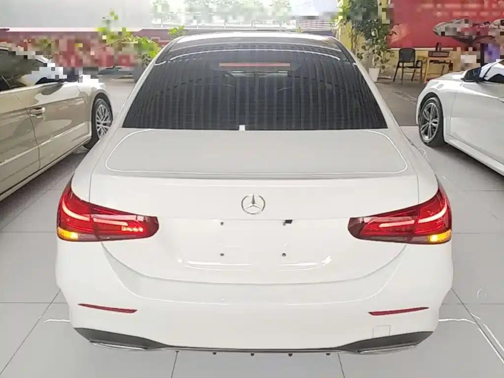 Mercedes-Benz A-Class 2021 Facelift A 180 L Sport Sedan — миниатюра 6