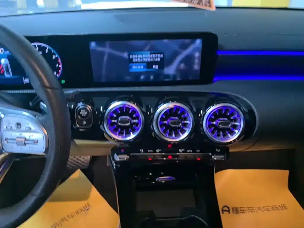 Mercedes-Benz A-Class 2022 Facelift A 200 L Sport Sedan Fashion Model — миниатюра 13