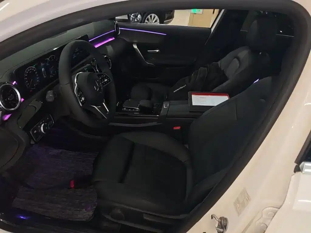 Mercedes-Benz A-Class 2020 Facelift A 180 L Sport Sedan — миниатюра 15