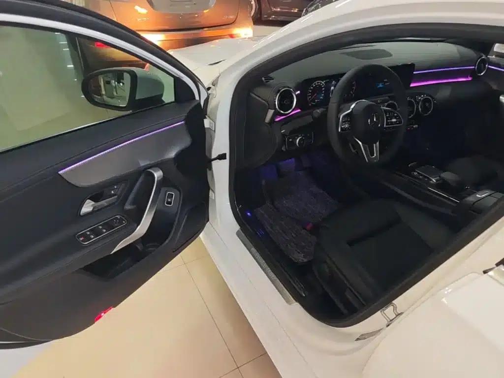 Mercedes-Benz A-Class 2020 Facelift A 180 L Sport Sedan — миниатюра 16