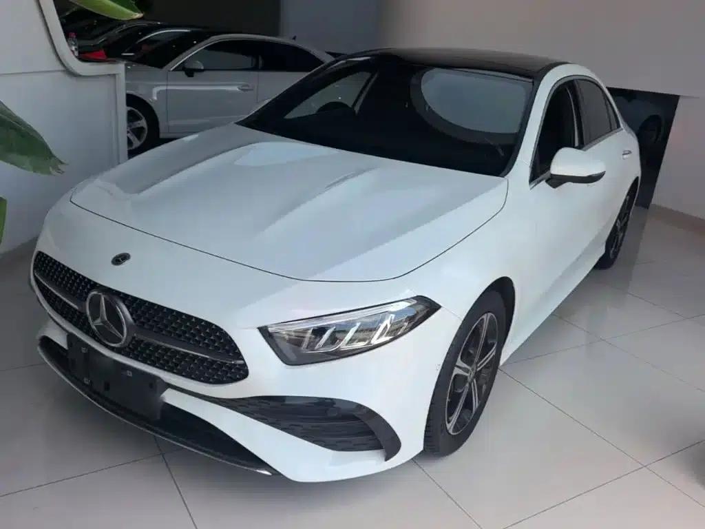 2023 Mercedes-Benz A-Class A 200 L Fashion Edition — миниатюра 1