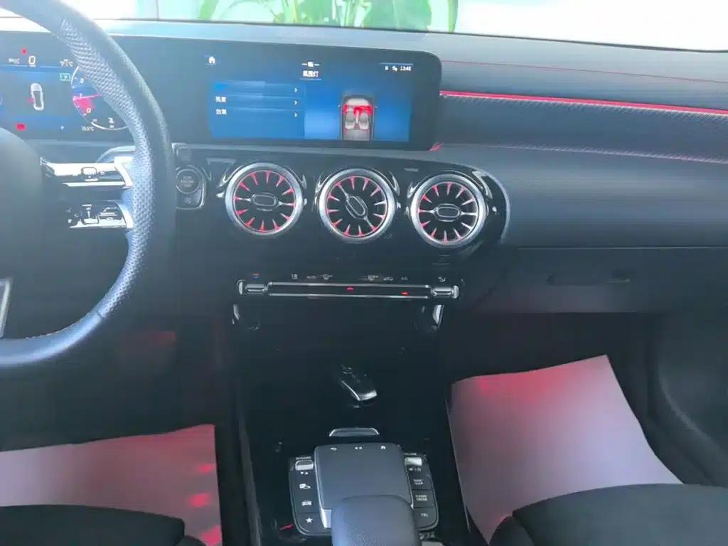 2023 Mercedes-Benz A-Class A 200 L Fashion Edition — миниатюра 13