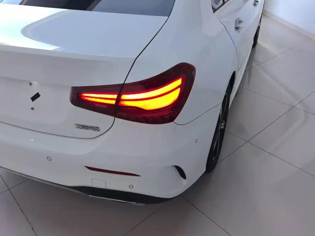 2023 Mercedes-Benz A-Class A 200 L Fashion Edition — миниатюра 8