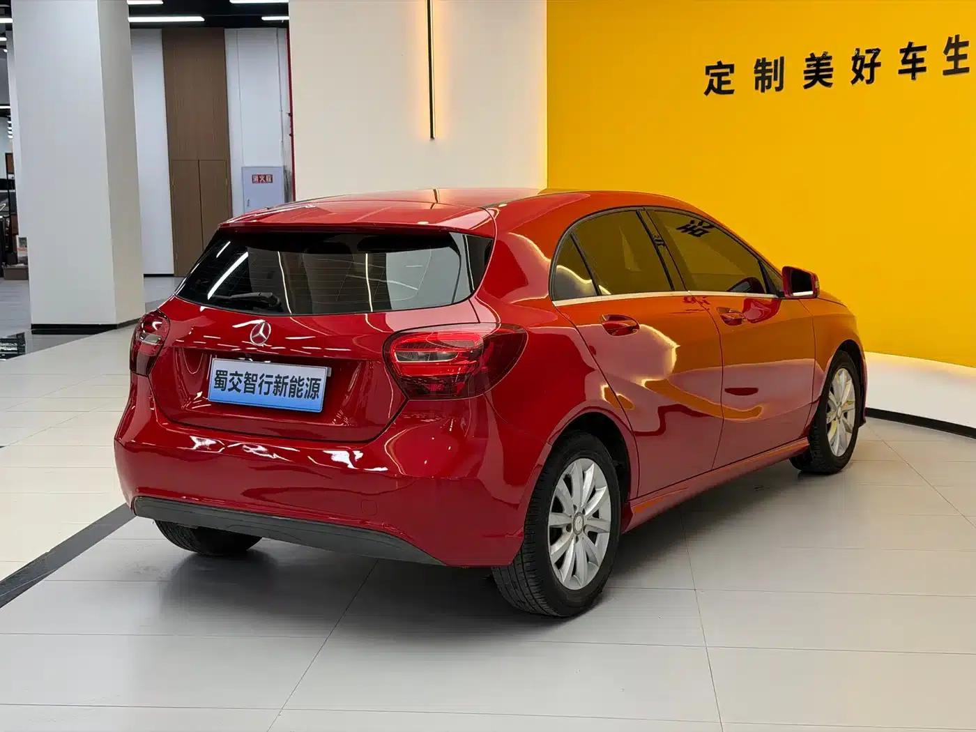 Imported Mercedes-Benz A-Class 2016 A 180 — миниатюра 12