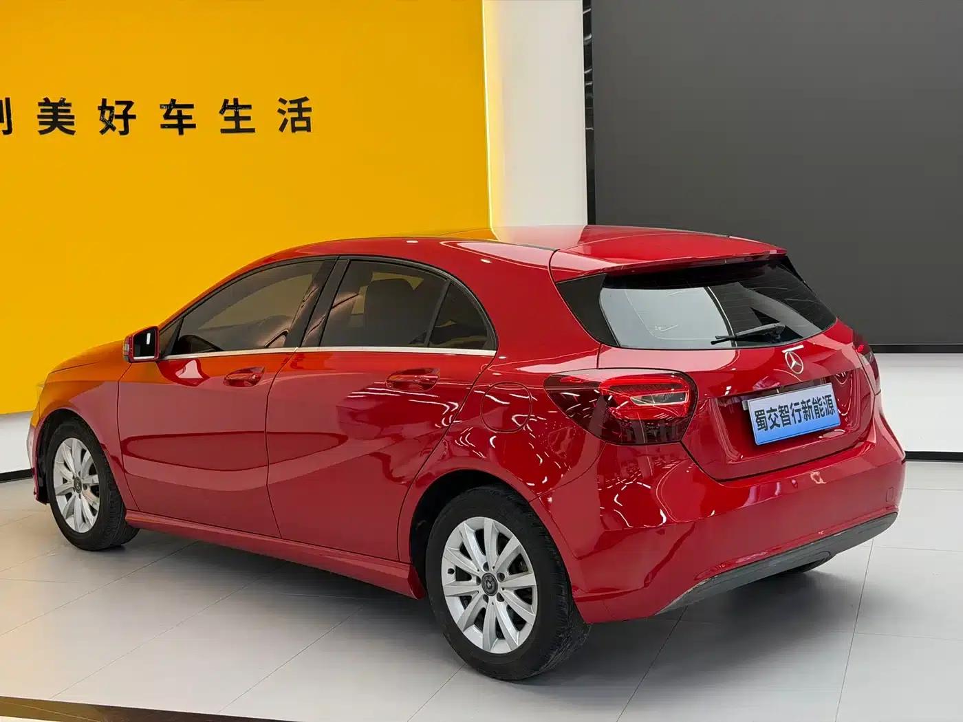 Imported Mercedes-Benz A-Class 2016 A 180 — миниатюра 14