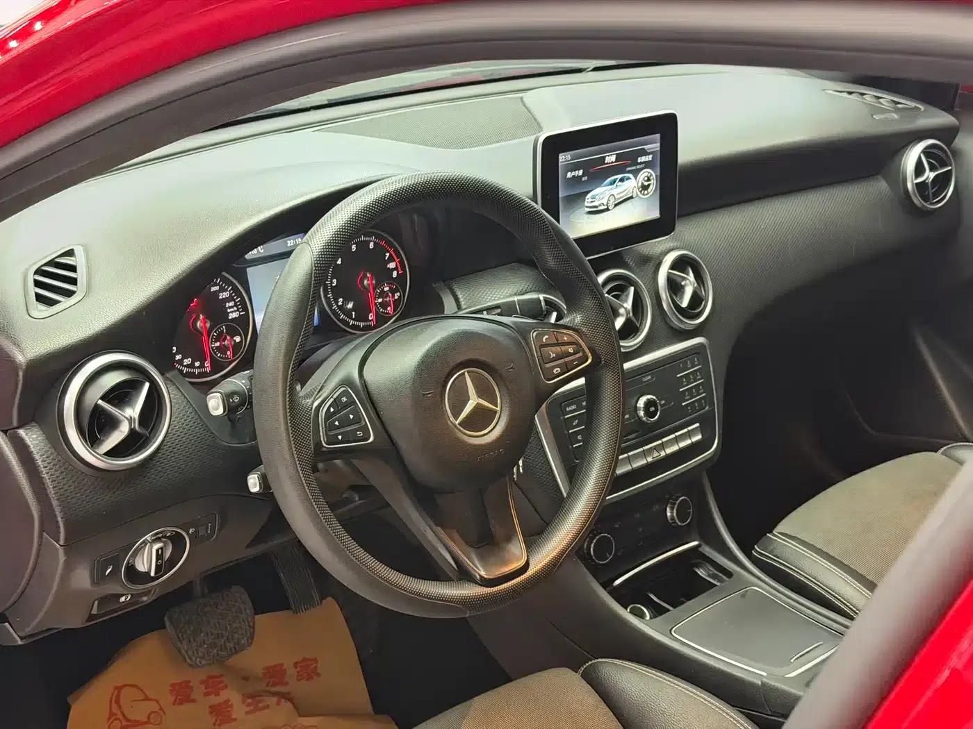 Imported Mercedes-Benz A-Class 2016 A 180 — миниатюра 6