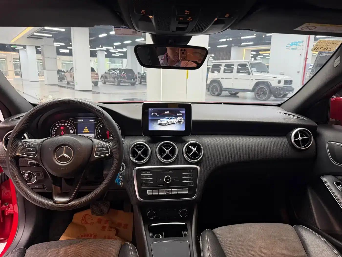 Imported Mercedes-Benz A-Class 2016 A 180 — миниатюра 8