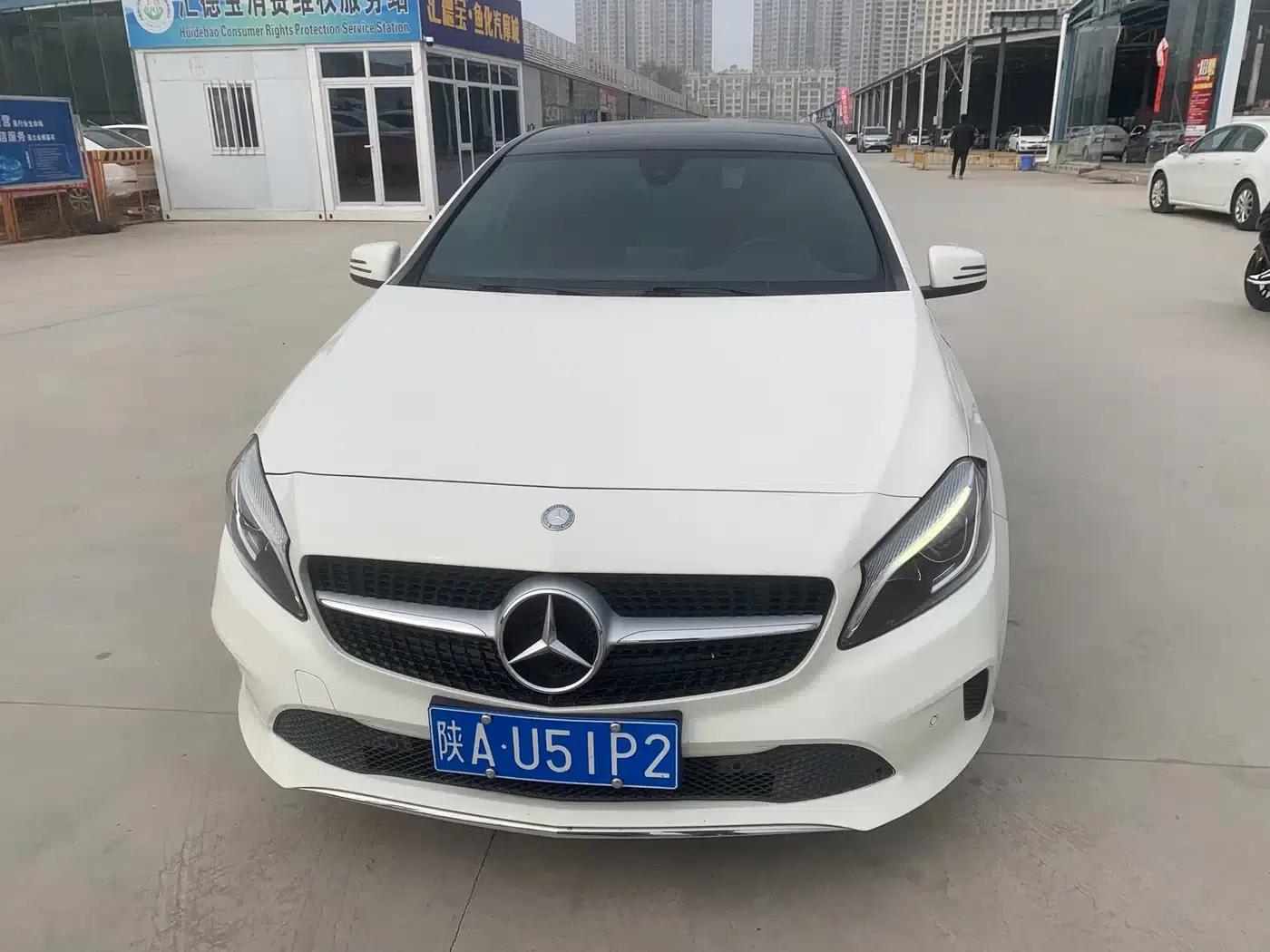 2016 Mercedes-Benz A-Class Imported Model A 200 Fashion Edition — миниатюра 2