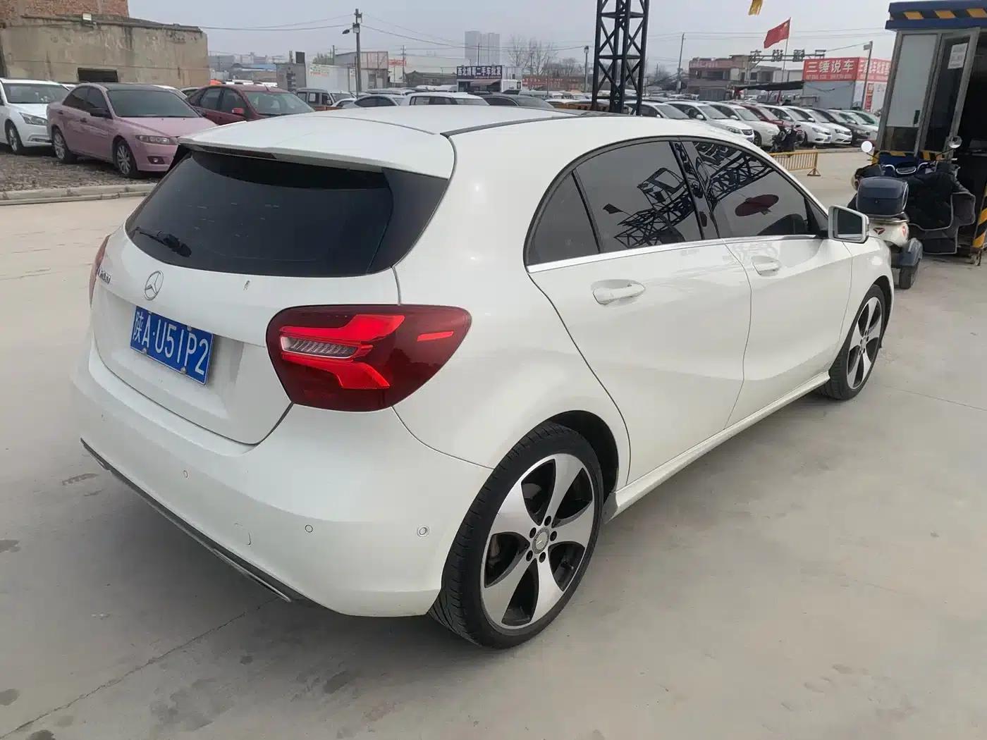 2016 Mercedes-Benz A-Class Imported Model A 200 Fashion Edition — миниатюра 10