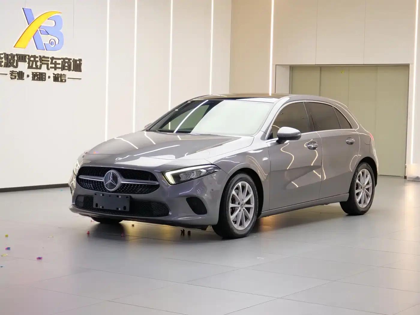 Imported Mercedes-Benz A-Class 2021 A 200 Fashion Model — миниатюра 1