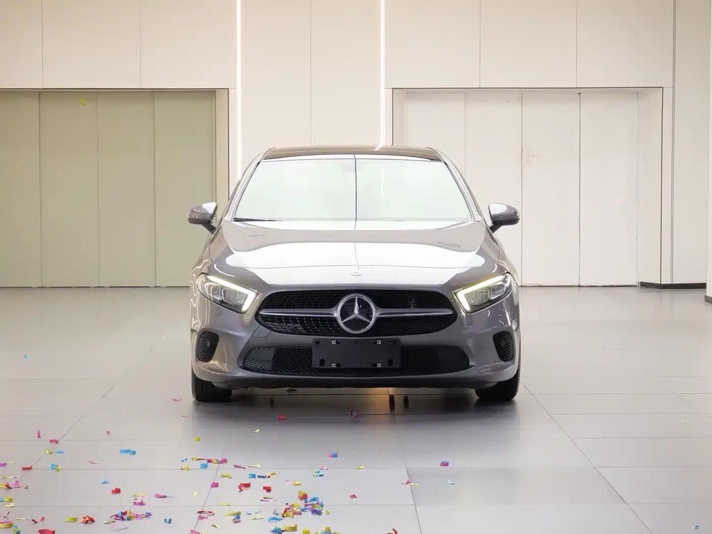 Imported Mercedes-Benz A-Class 2021 A 200 Fashion Model — миниатюра 2