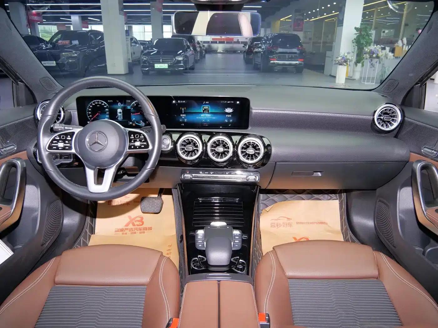 Imported Mercedes-Benz A-Class 2021 A 200 Fashion Model — миниатюра 12