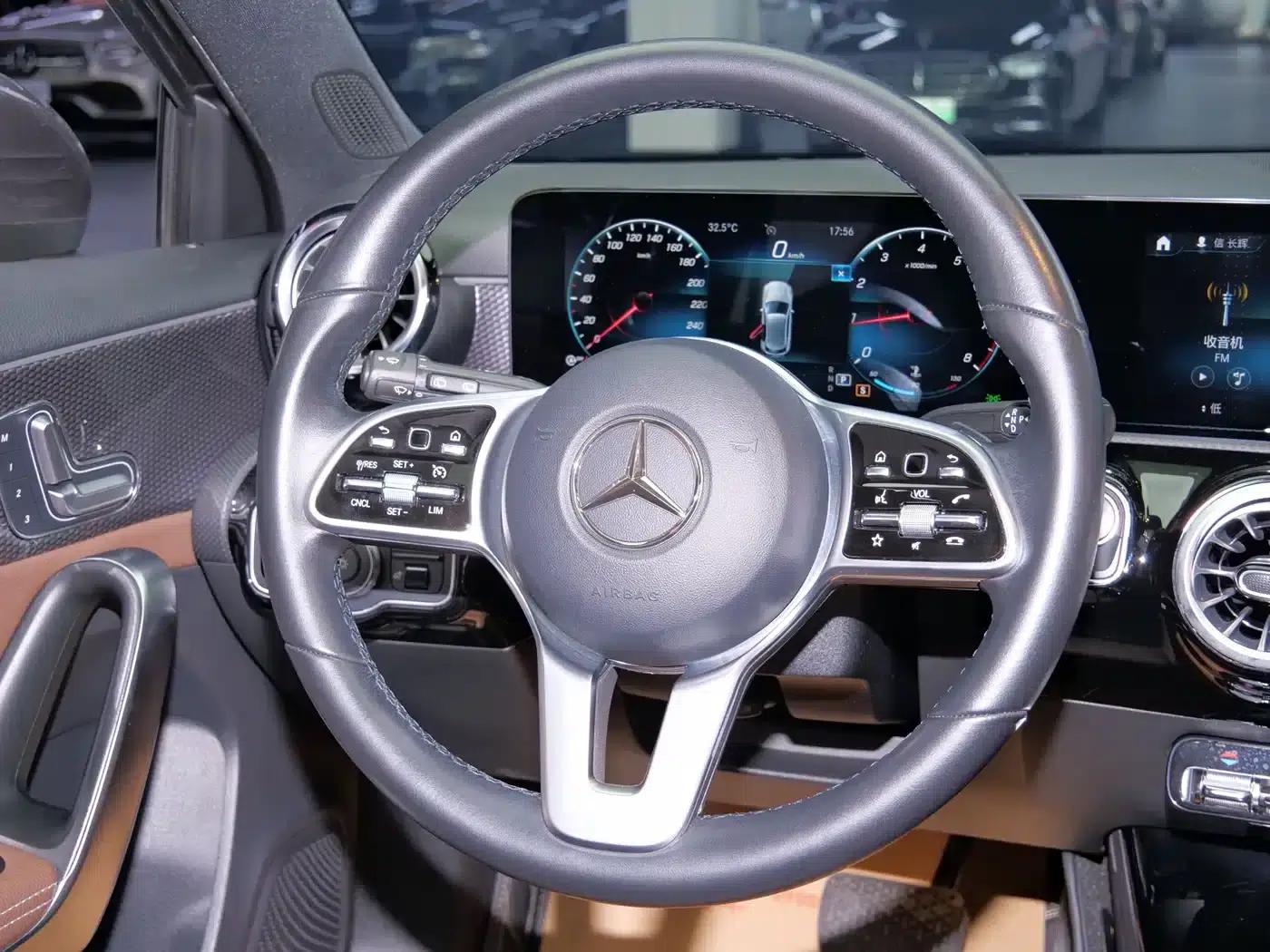 Imported Mercedes-Benz A-Class 2021 A 200 Fashion Model — миниатюра 13