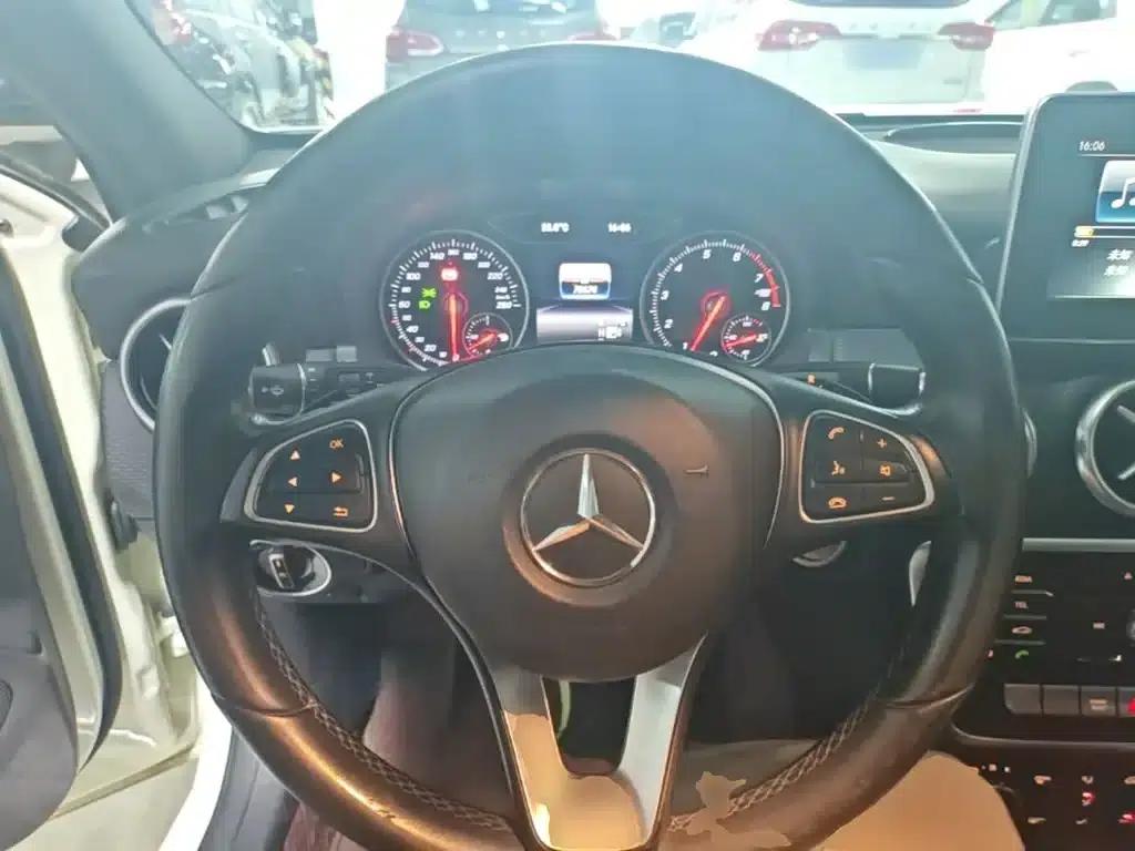 2016 Mercedes-Benz A-Class Imported Model A 200 Dynamic — миниатюра 11