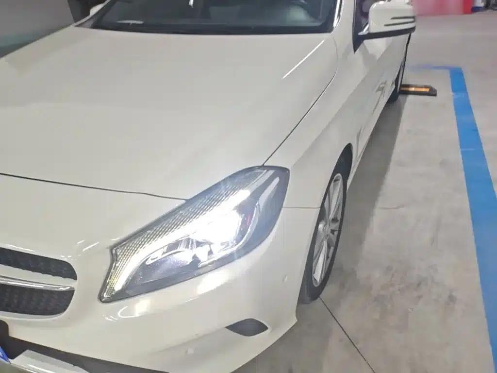2016 Mercedes-Benz A-Class Imported Model A 200 Dynamic — миниатюра 24