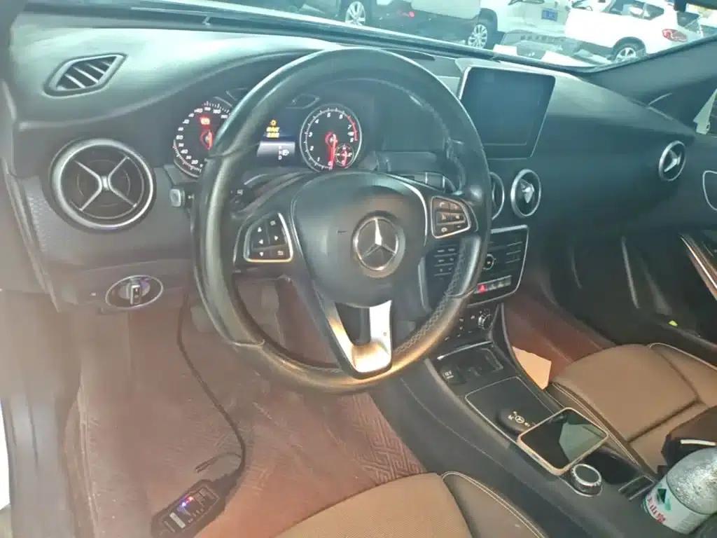 2016 Mercedes-Benz A-Class Imported Model A 200 Dynamic — миниатюра 10