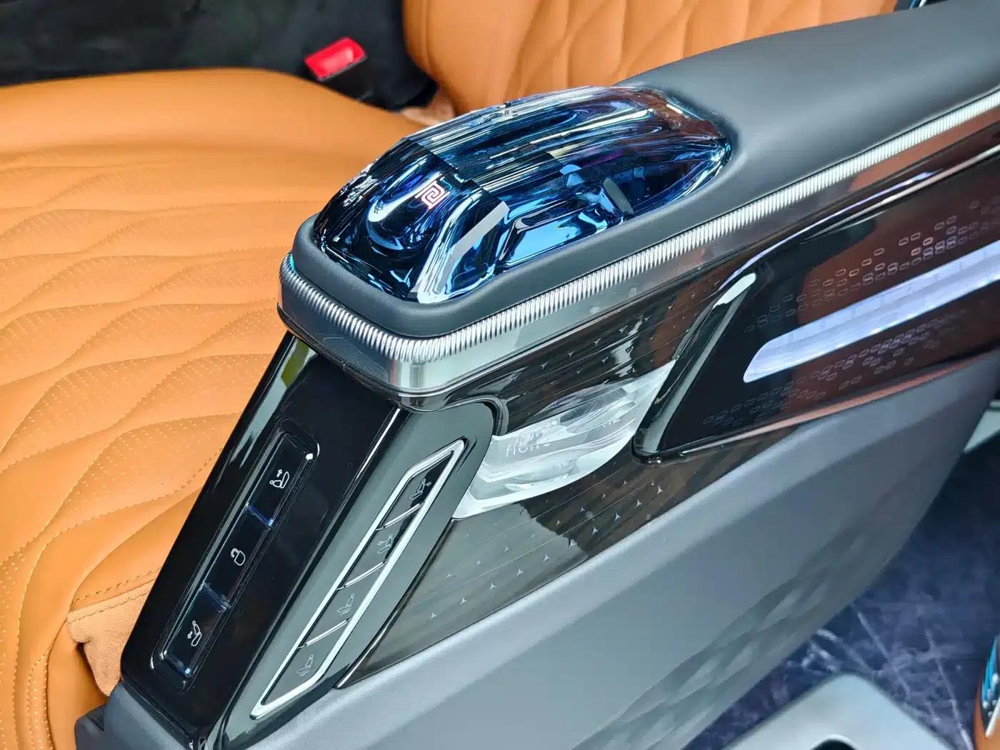 2024 Nissan Vito 2.0T Business Edition 7-seater — миниатюра 14