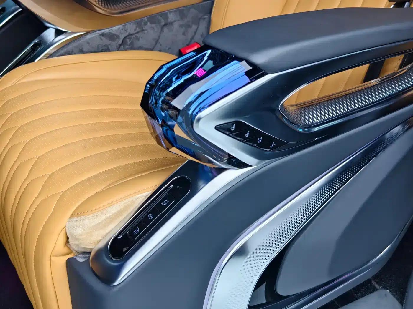 2024 Nissan Vito 2.0T Business Edition 7-seater — миниатюра 16