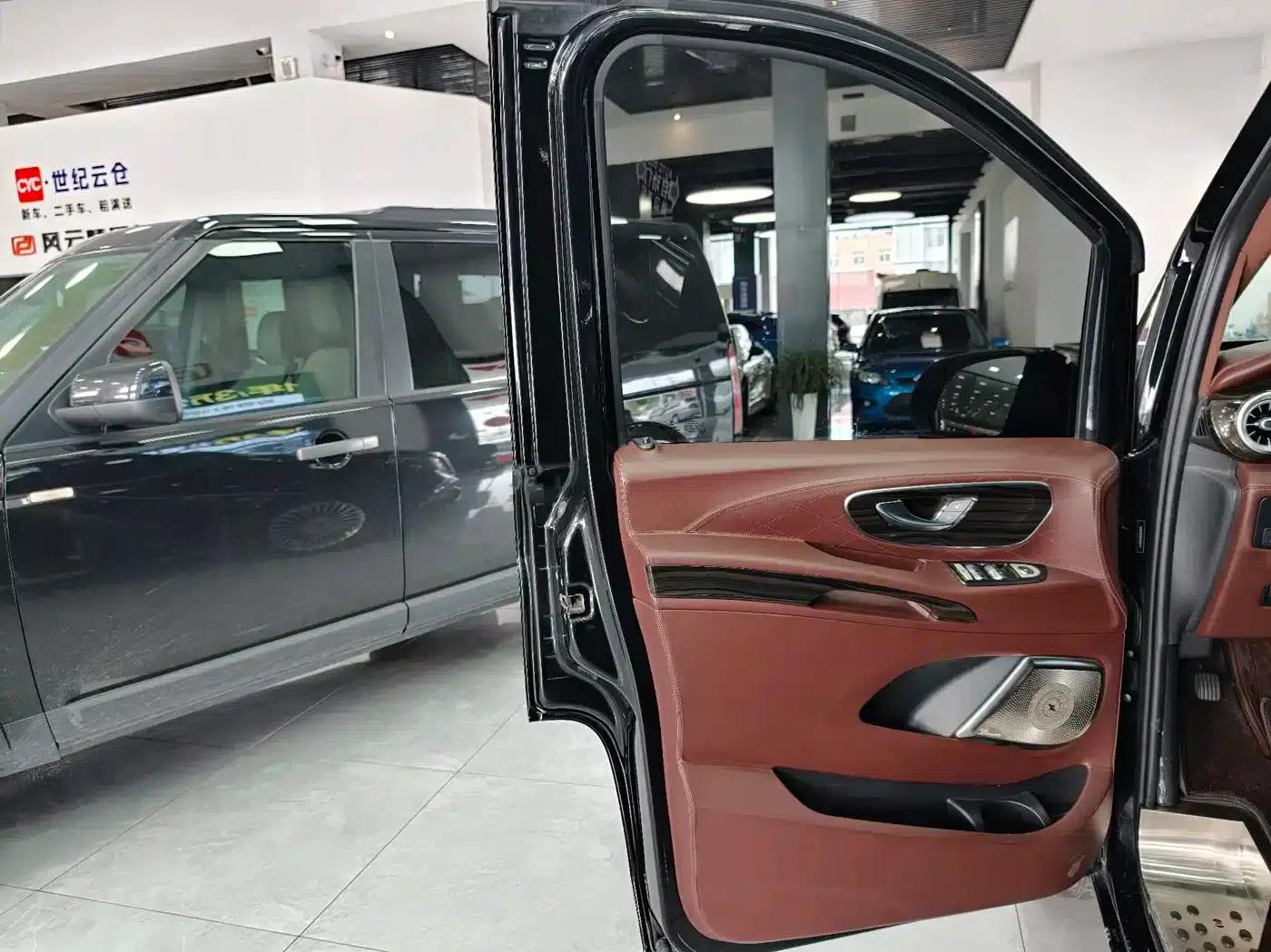 Vito 2021 2.0T Business Edition 7-seater — миниатюра 18