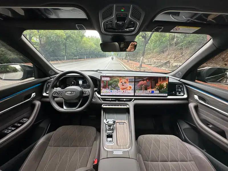 Geely Xingyue L 2026 2.0TD High-Power Automatic Two-Wheel Drive Oriental Yaoxiao Han Edition — миниатюра 16