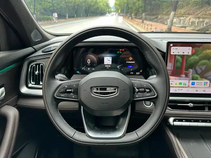 Geely Xingyue L 2026 2.0TD High-Power Automatic Two-Wheel Drive Oriental Yaoxiao Han Edition — миниатюра 18